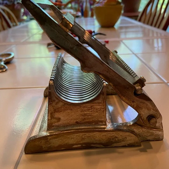 Vintage Metal Slicer - Picture 3 of 4
